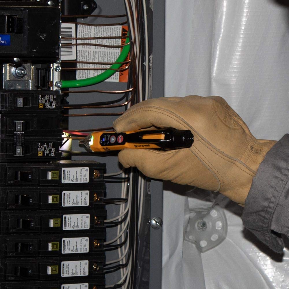 Klein Tools GFCI Outlet and Non-Contact Voltage Tester Kit